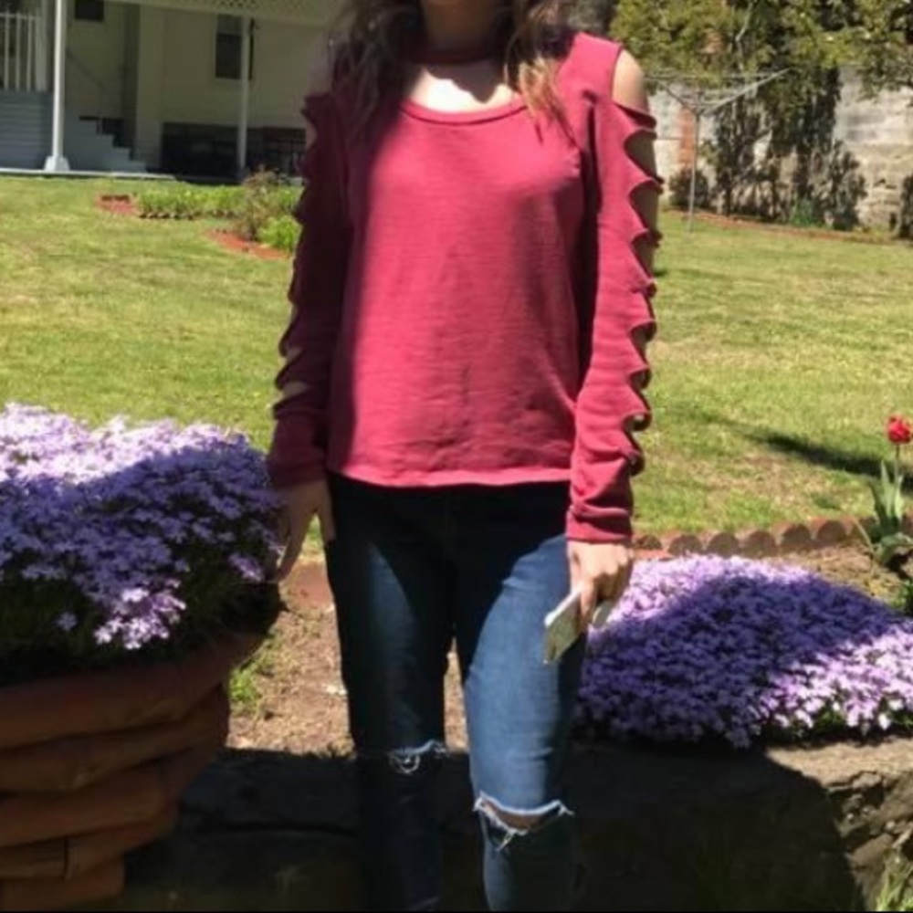 Long sleeve with holes